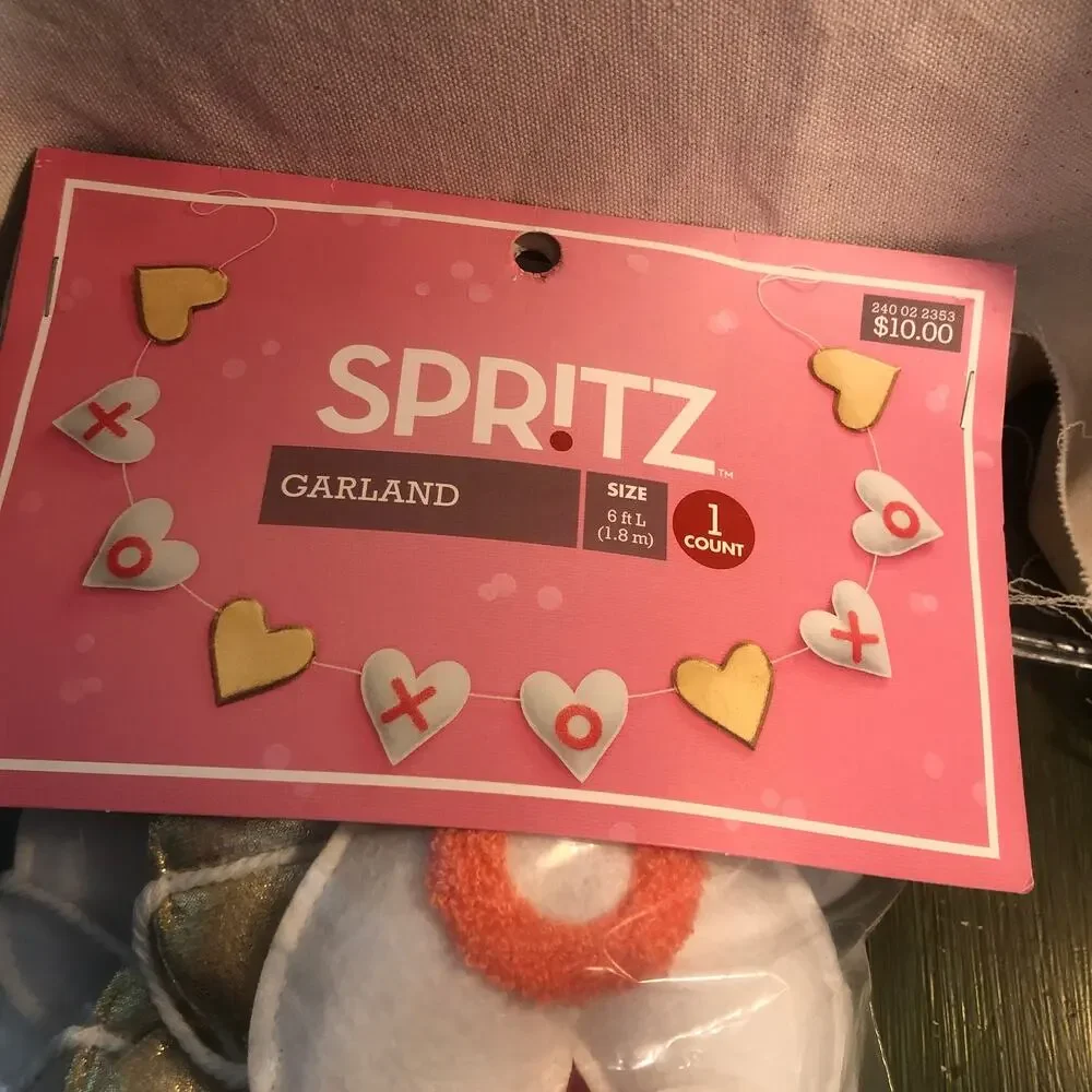Spritz NWT Heart XOXO Valentine's Garland 6ft. White Gold Pink
